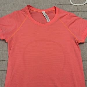 Swiftly Tech Short Sleeve Shirt 2.0 
Regular Length